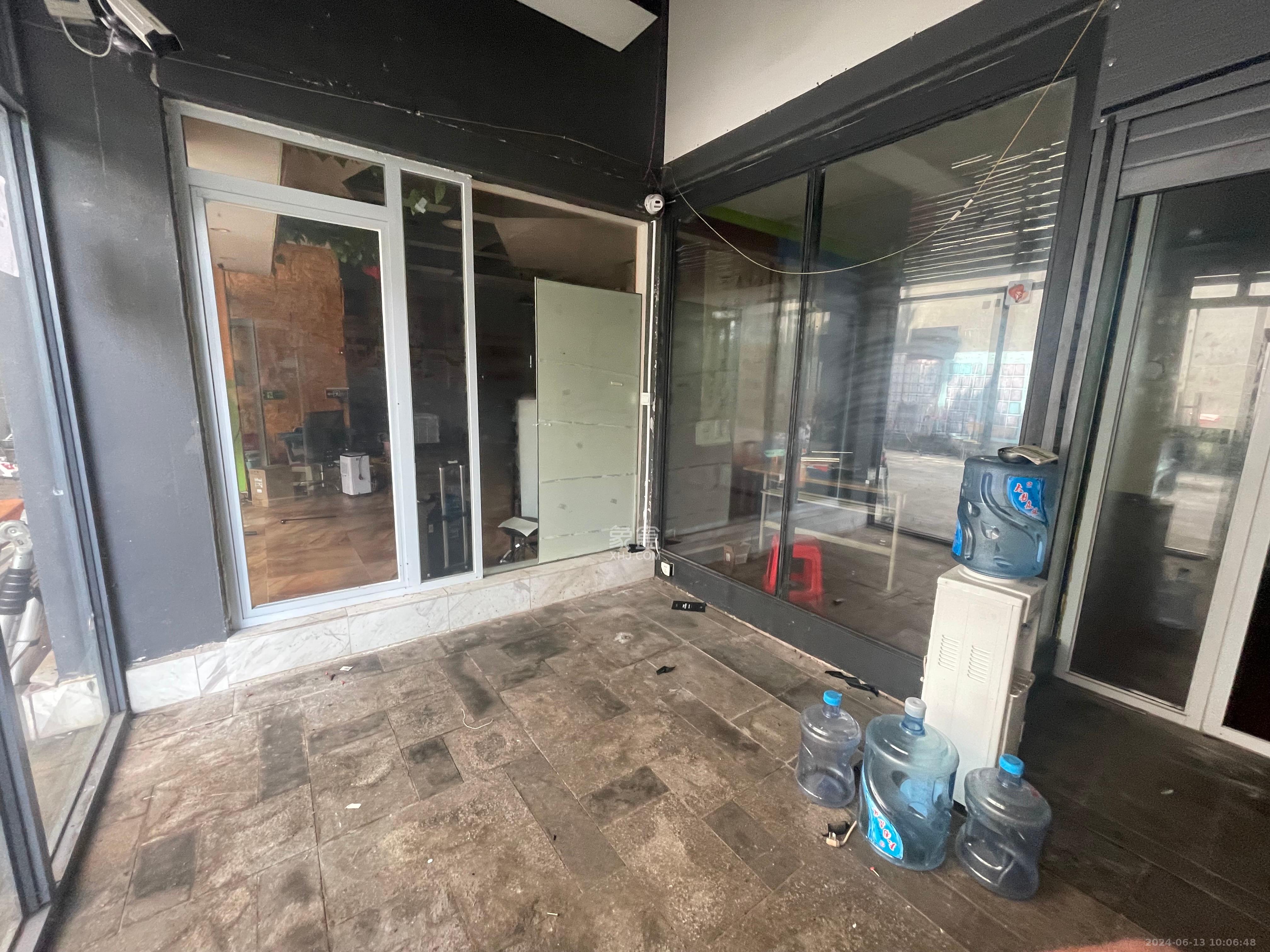 万科金域华府一期   50.0㎡      3600.0元/月室内图