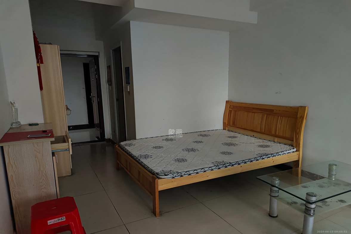 长房天翼未来城  1室1厅1卫    1600.0元/月室内图