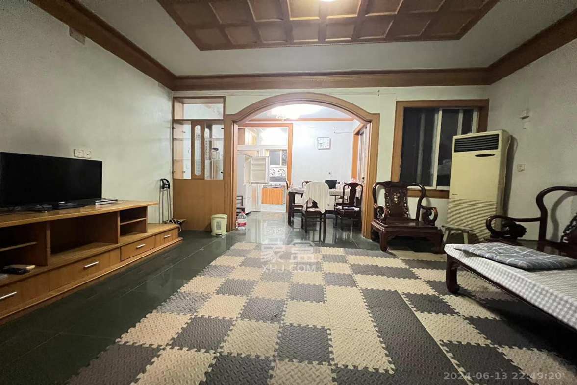 省水院宿舍  2室2厅1卫    2400.0元/月 省水院宿舍  2室2厅1卫    2400.0元/月室内图