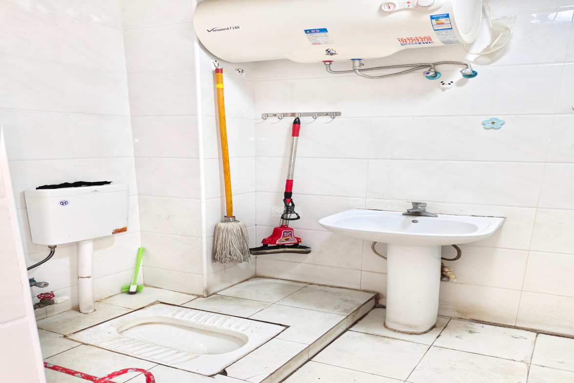 长房天翼未来城  1室1厅1卫    1600.0元/月室内图