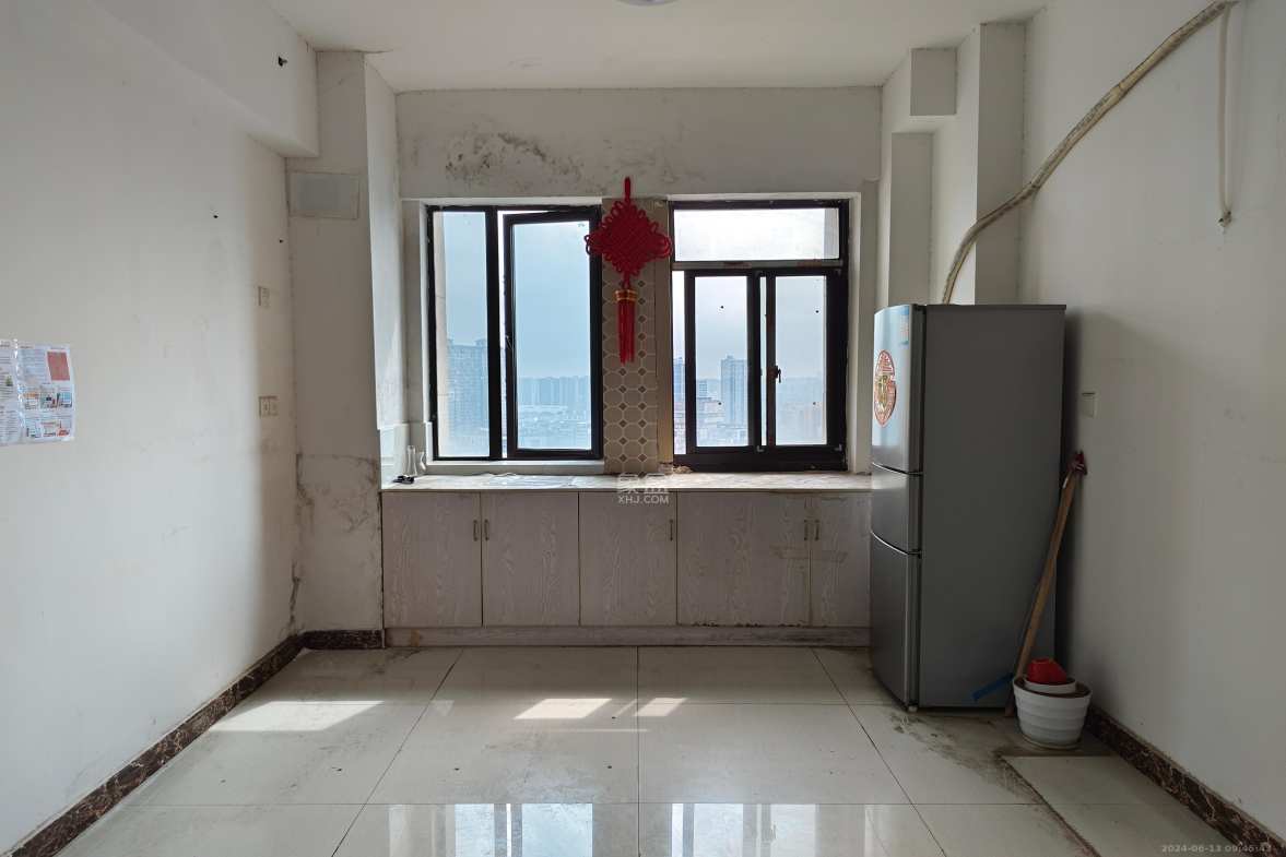 长房天翼未来城  1室1厅1卫    1600.0元/月室内图