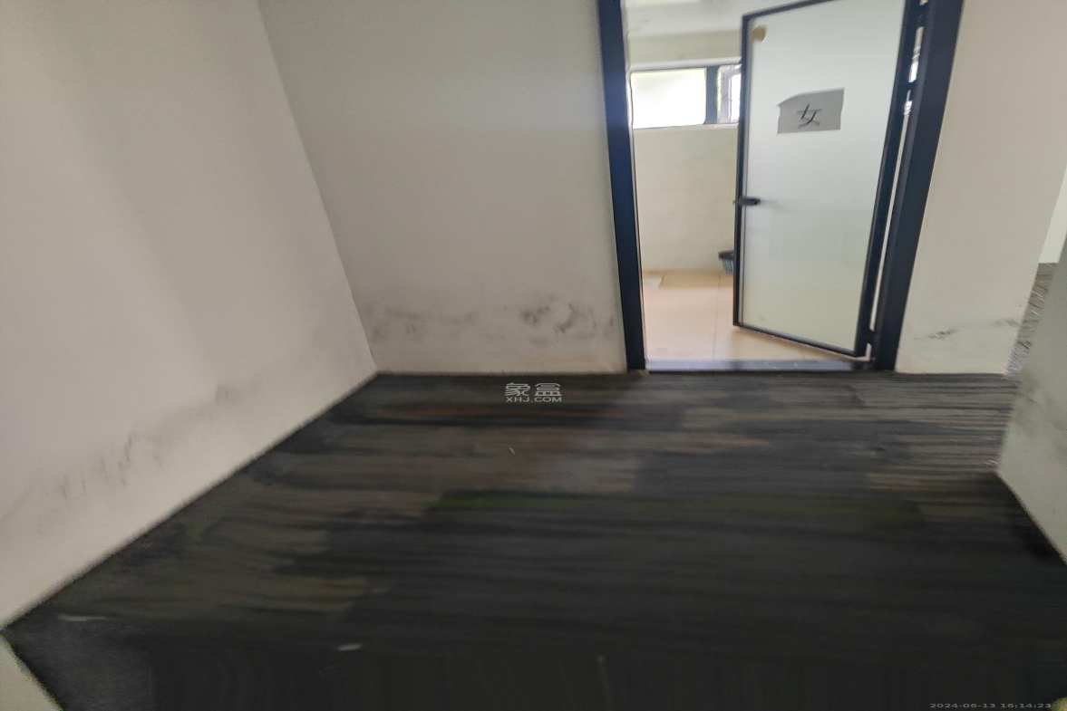 金科东方大院三四期 4室2厅2卫 5000.0元/月 金科东方大院三四期 4室2厅2卫 5000.0元/月室内图