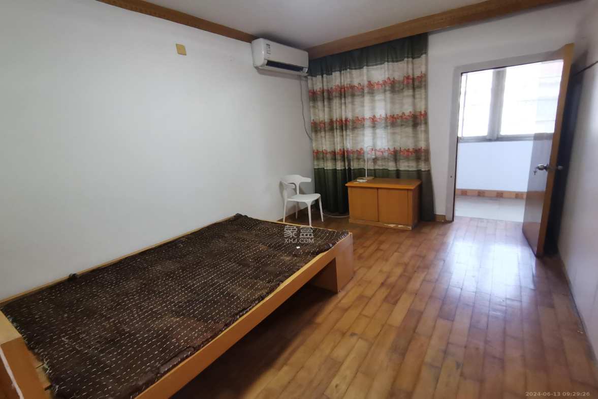 四方坪教师村  3室2厅1卫   1300.00元/月室内图