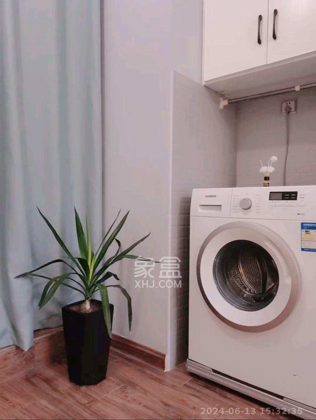 步行街大厦  1室1厅1卫   23.80万客厅