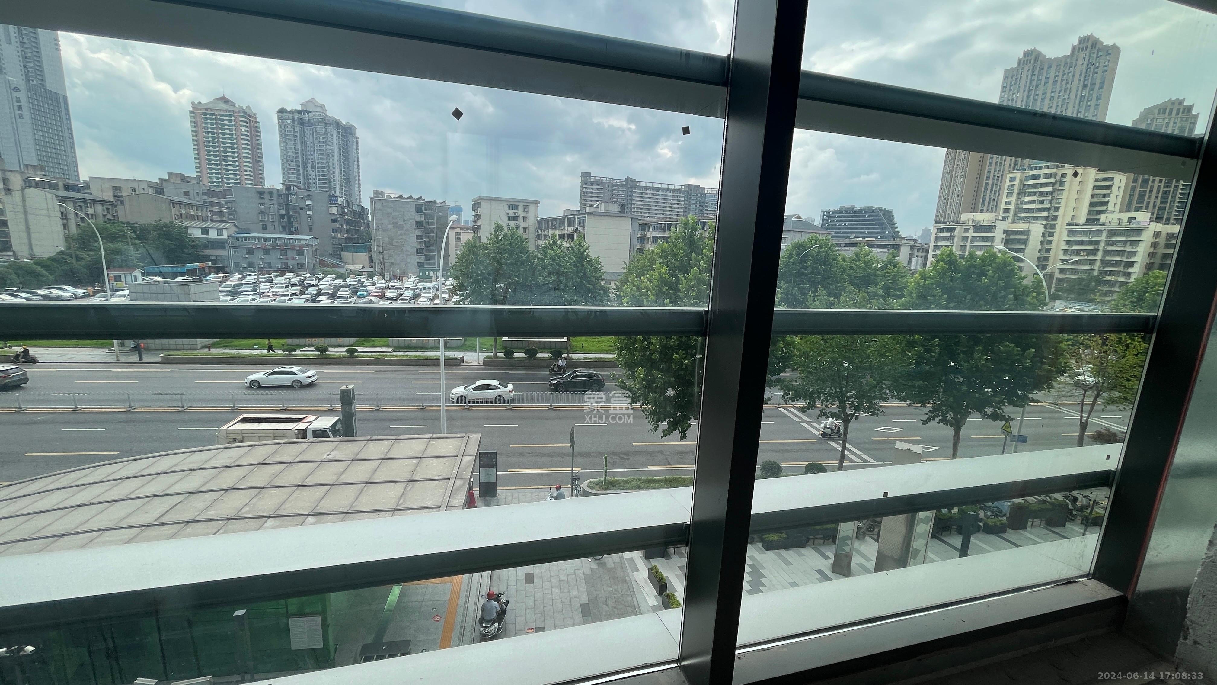 华润置地中心   58.98㎡      6000.0元/月室内图