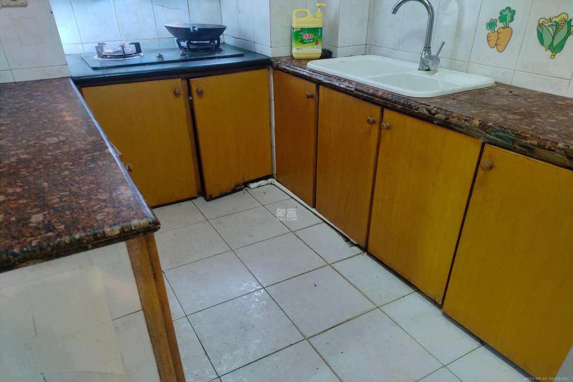 广铁六公司宿舍  3室2厅1卫    2500.0元/月室内图