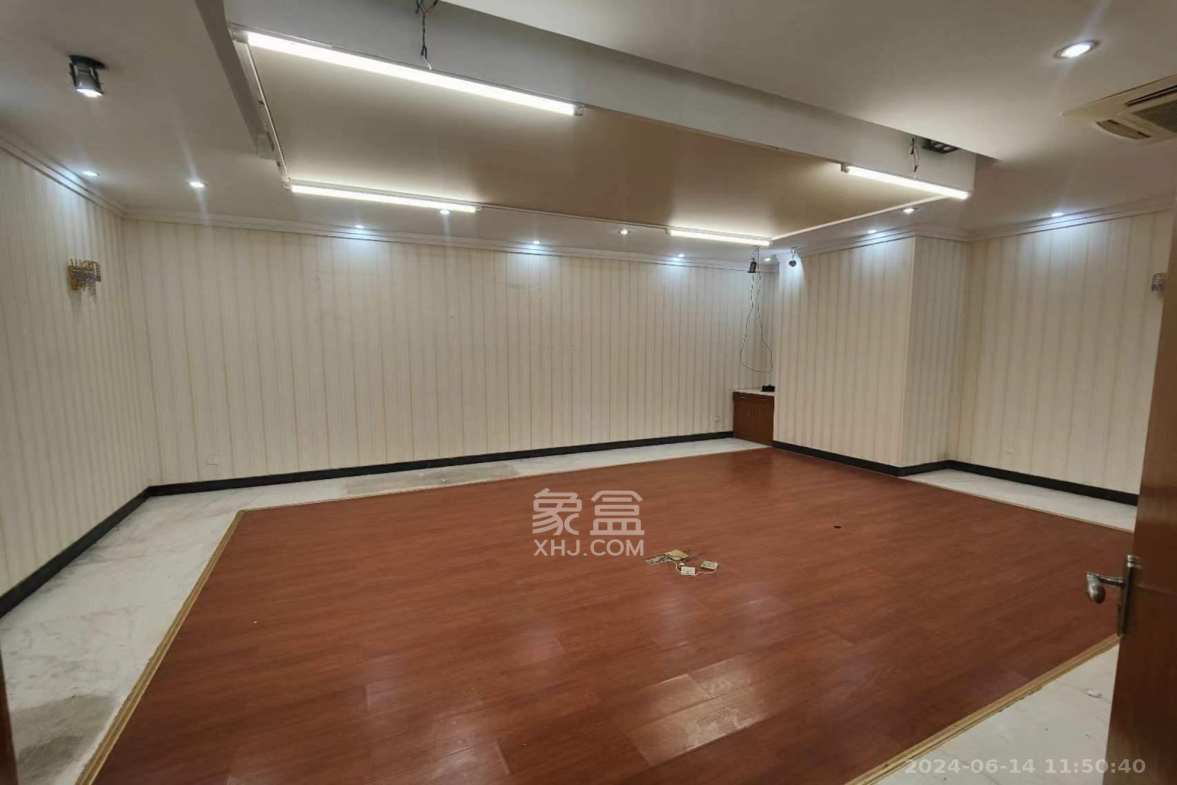 至雅大厦  5室2厅1卫    30000.0元/月 至雅大厦  5室2厅1卫    30000.0元/月室内图