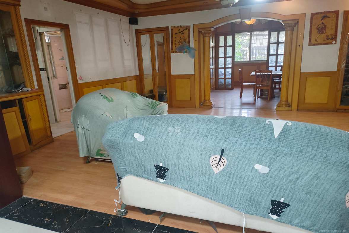 广铁六公司宿舍  3室2厅1卫    2500.0元/月室内图