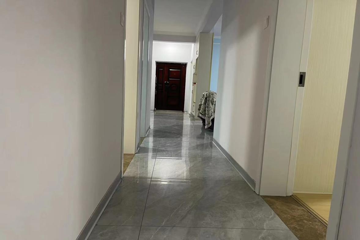 中甸.上河郡 3室2厅2卫 1800.0元/月 中甸.上河郡 3室2厅2卫 1800.0元/月室内图