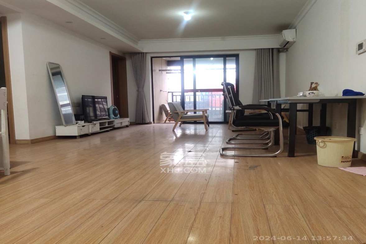 万科魅力之城  3室2厅2卫    2600.0元/月 万科魅力之城  3室2厅2卫    2600.0元/月室内图1