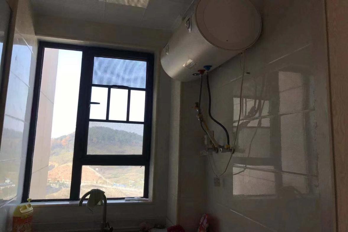 百弘学府城  3室2厅2卫    2000.0元/月室内图