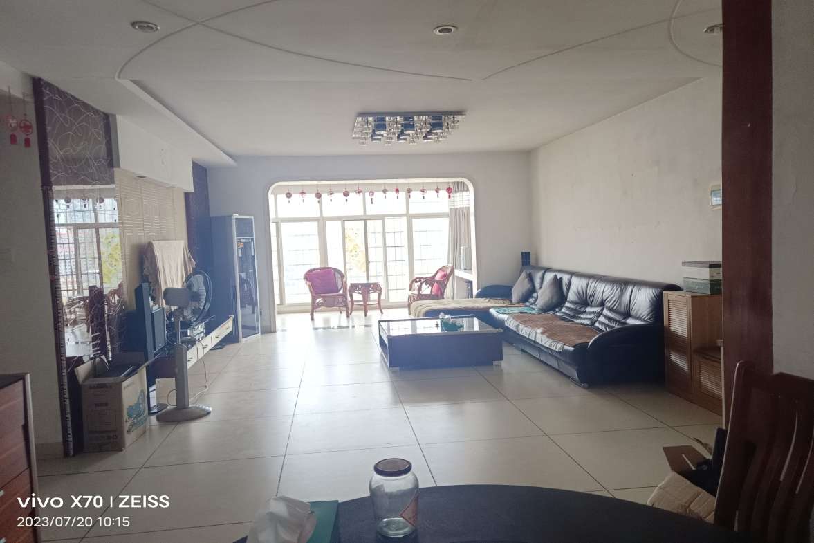 东方豪苑  3室2厅2卫    1800.0元/月室内图