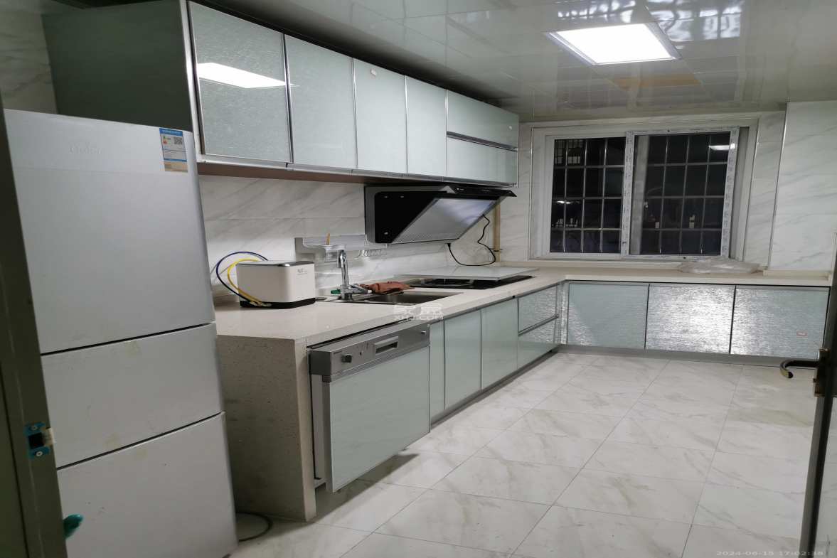 金鹰机电大市场  3室2厅2卫    2000.0元/月 金鹰机电大市场  3室2厅2卫    2000.0元/月室内图