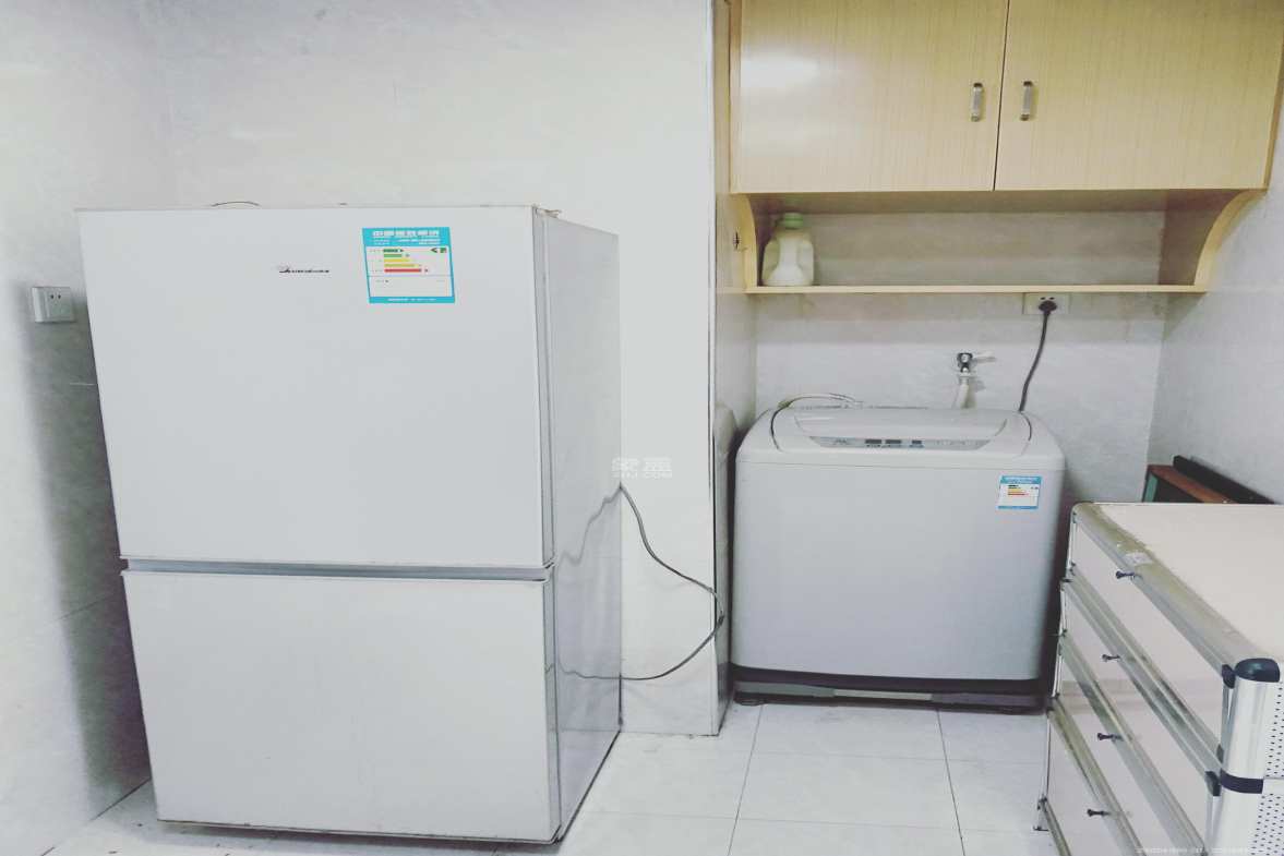 慈善大厦  1室1厅1卫    1200.0元/月 慈善大厦  1室1厅1卫    1200.0元/月室内图