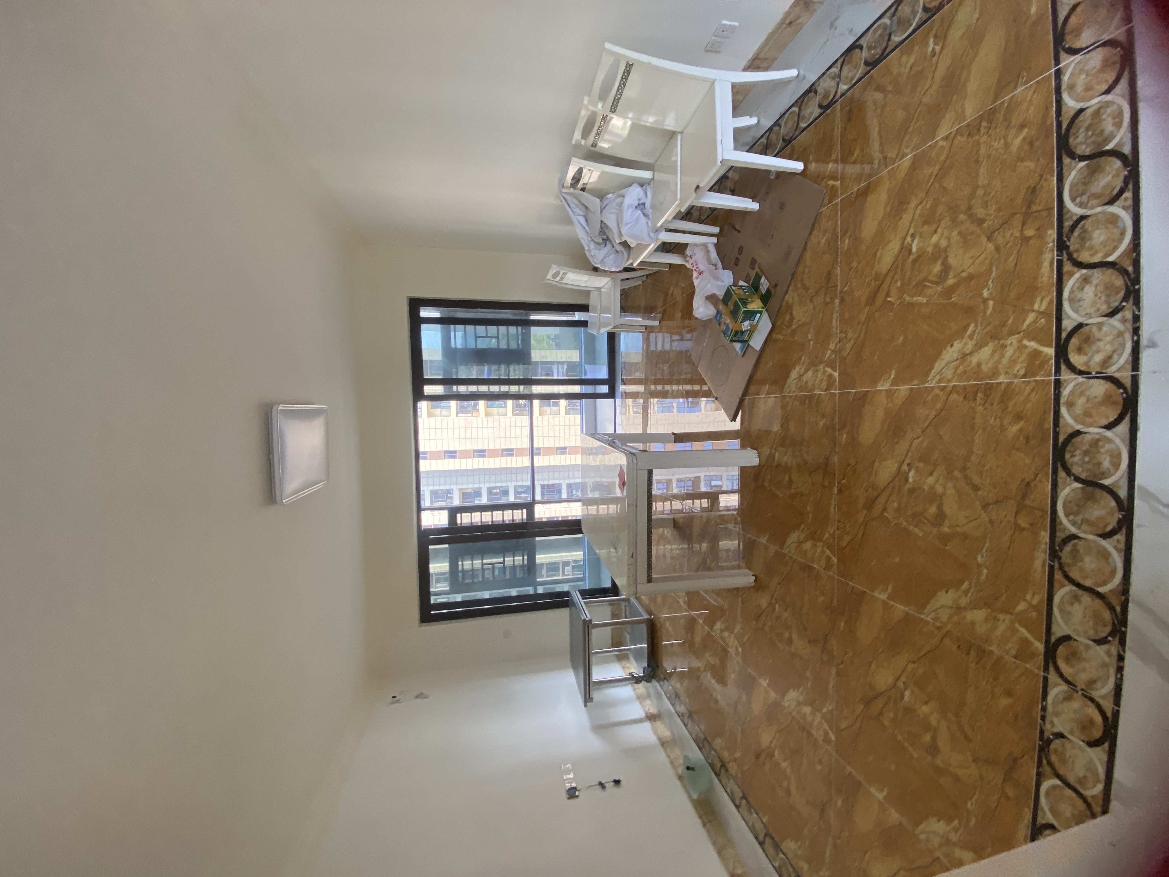 碧桂园豪园-二期  4室2厅2卫    1800.0元/月