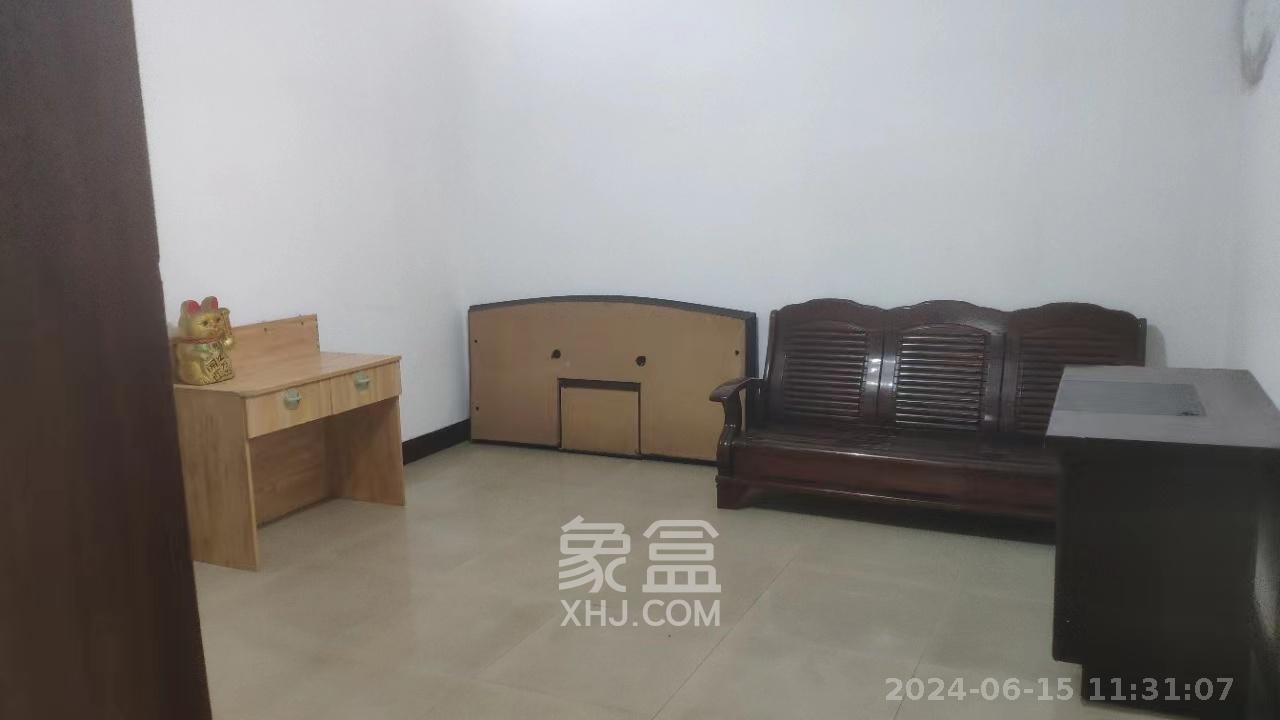 中南汽车世界  2室2厅1卫   1100.00元/月