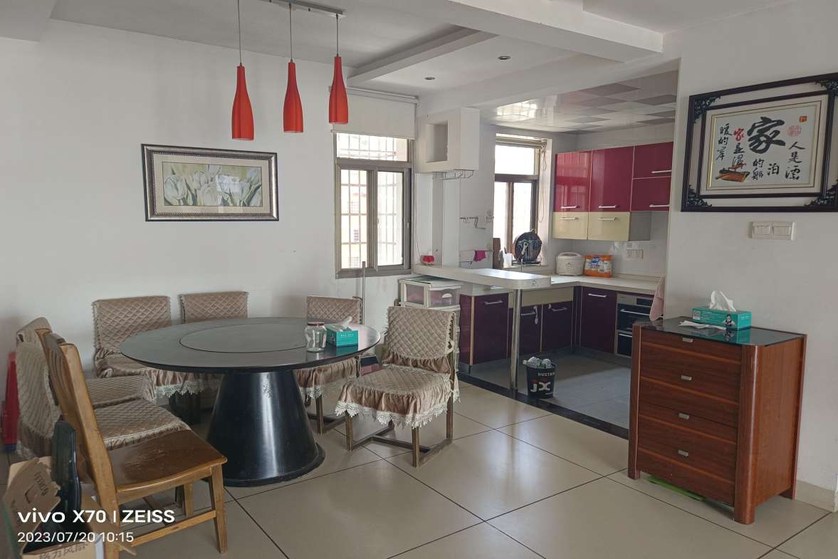 东方豪苑  3室2厅2卫    1800.0元/月室内图1