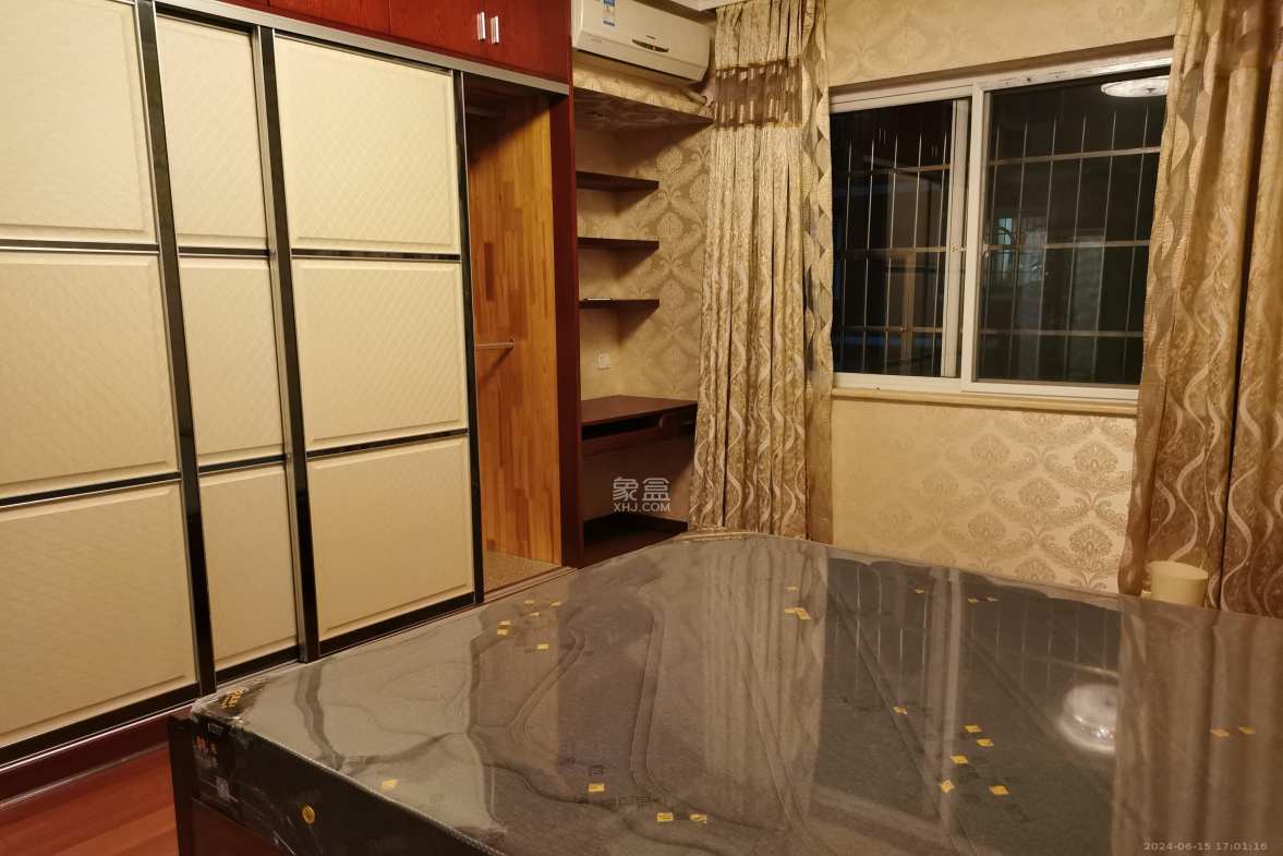 金鹰机电大市场  3室2厅2卫    2000.0元/月 金鹰机电大市场  3室2厅2卫    2000.0元/月室内图