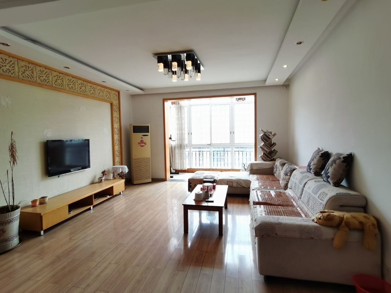 梓怡华府  4室2厅2卫   52.80万