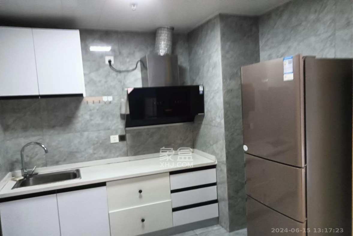 城市时光  1室1厅1卫   1350.00元/月室内图