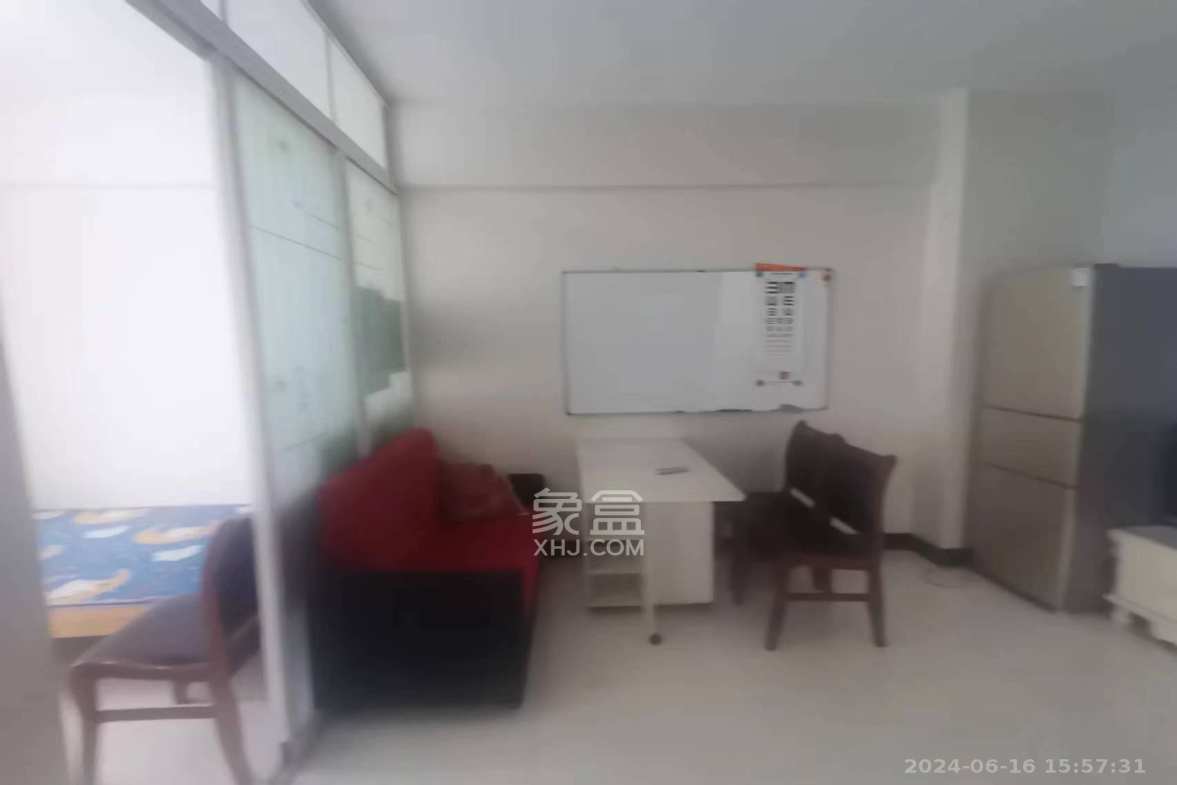 建鸿达华都(华都小户型及大华写字楼) 2室1厅1卫 2600.0元/月 建鸿达华都(华都小户型及大华写字楼) 2室1厅1卫 2600.0元/月室内图