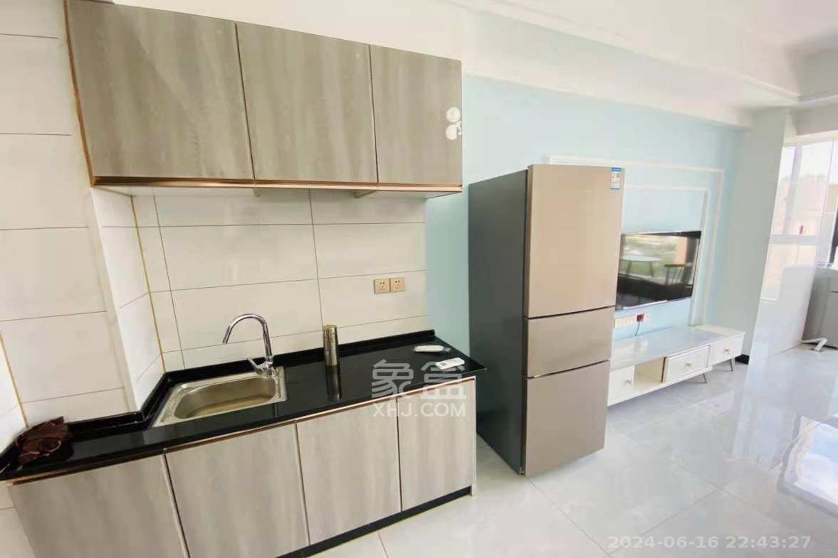 C-park天悦城(紫檀溪苑二期)  1室1厅1卫    1750.0元/月 C-park天悦城(紫檀溪苑二期)  1室1厅1卫    1750.0元/月户型图