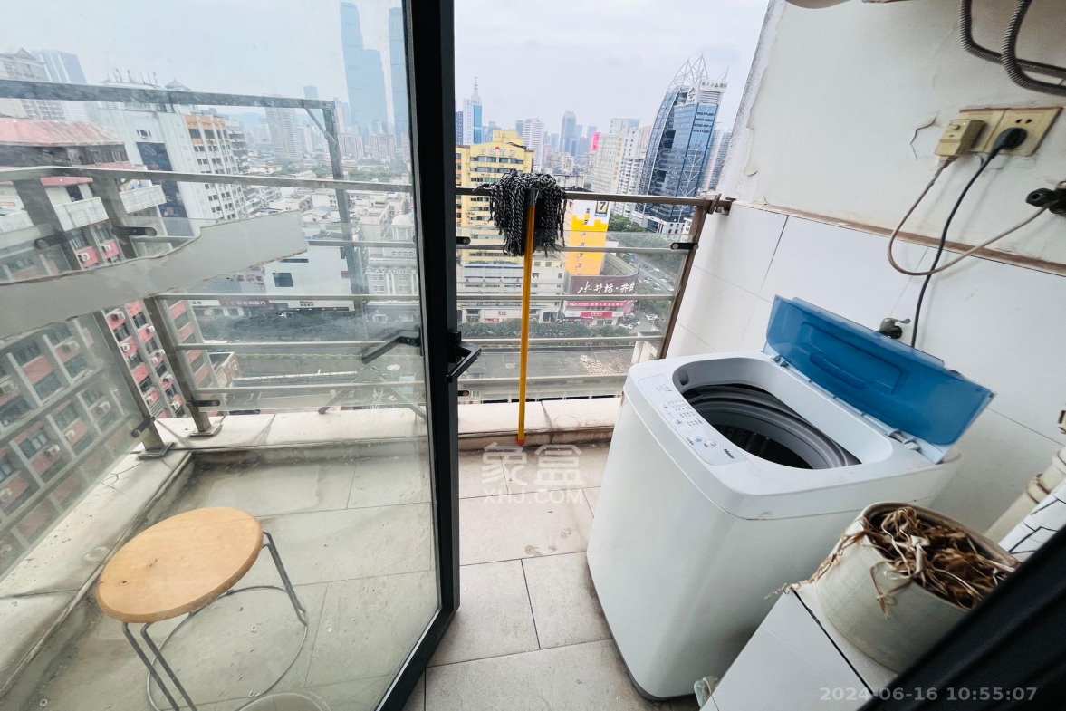 湘域中央  3室1厅1卫   3200.00元/月室内图