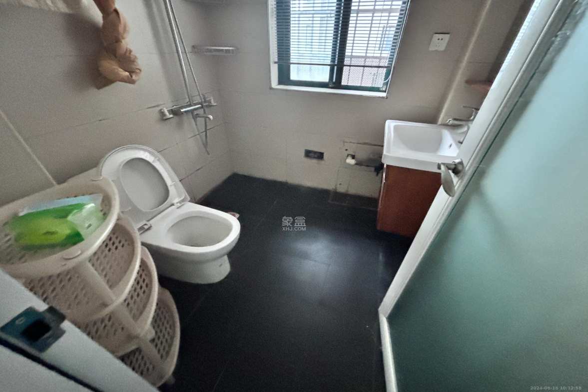 华盛世纪新城  1室2厅1卫   2200.00元/月室内图
