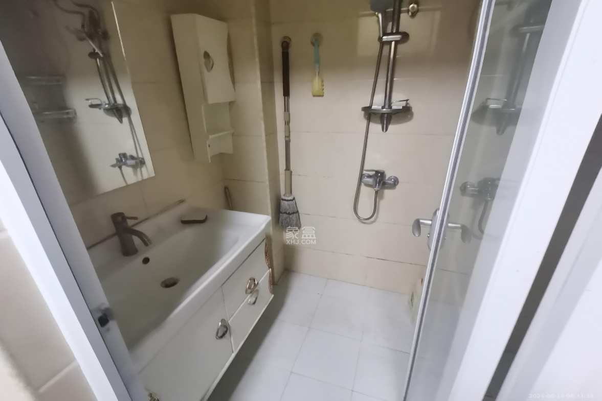 世纪云中心 1室1厅1卫 1600.0元/月 世纪云中心 1室1厅1卫 1600.0元/月室内图