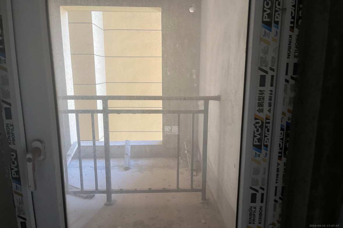 保利香槟国际 3室2厅2卫 900.0元/月 保利香槟国际 3室2厅2卫 900.0元/月室内图