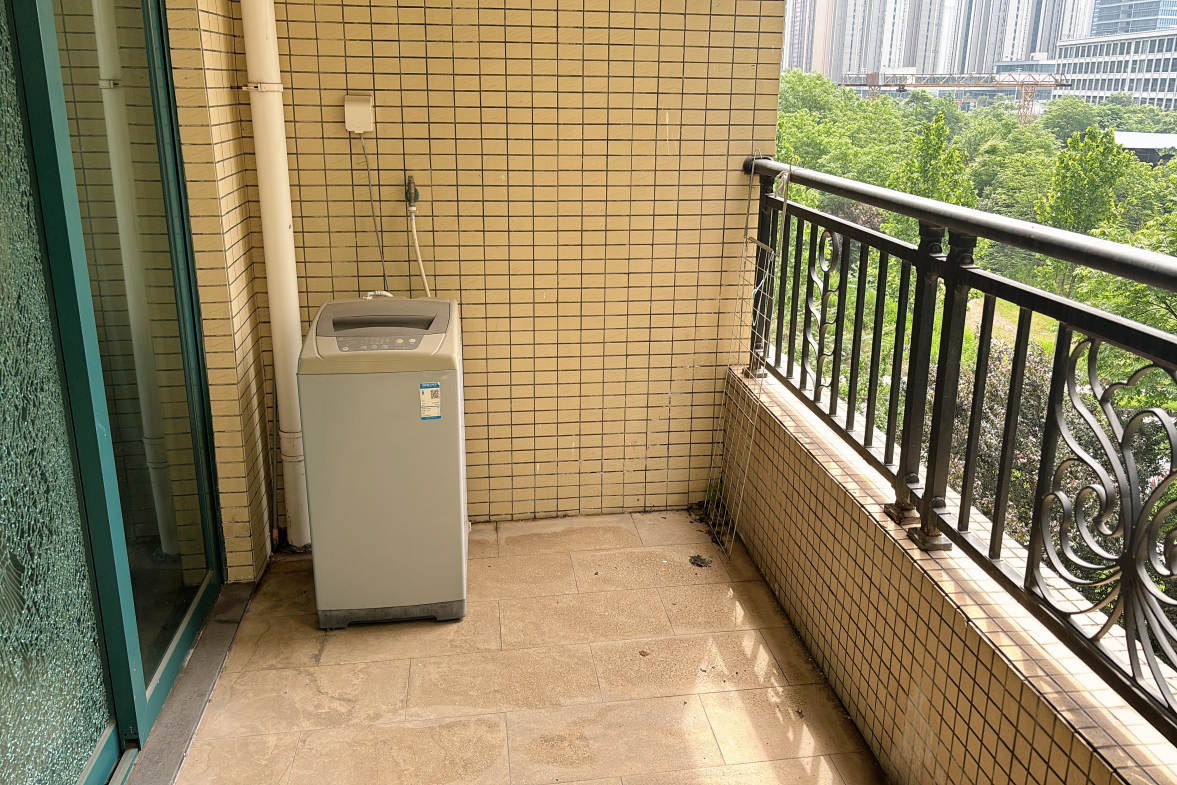 恒大绿洲  3室2厅2卫   2000.00元/月室内图
