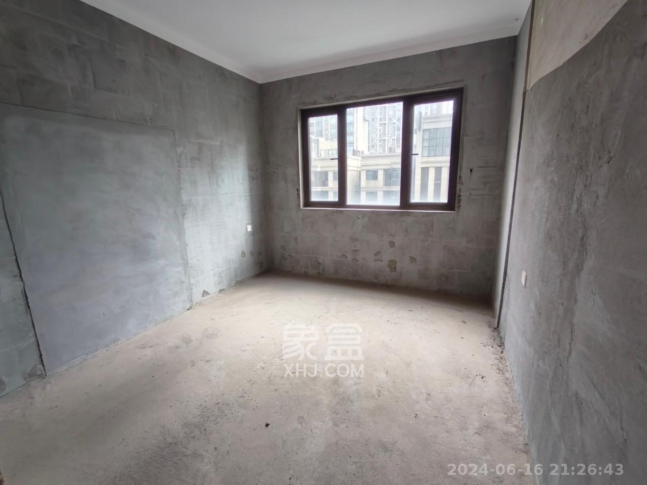 德奥悦东方  4室2厅2卫    1800.0元/月