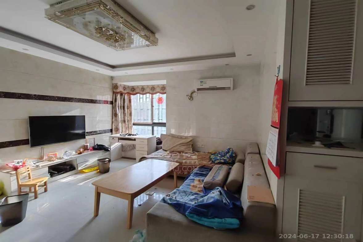 圣华名城建设北路110号  3室2厅1卫    1500.0元/月 圣华名城建设北路110号  3室2厅1卫    1500.0元/月室内图