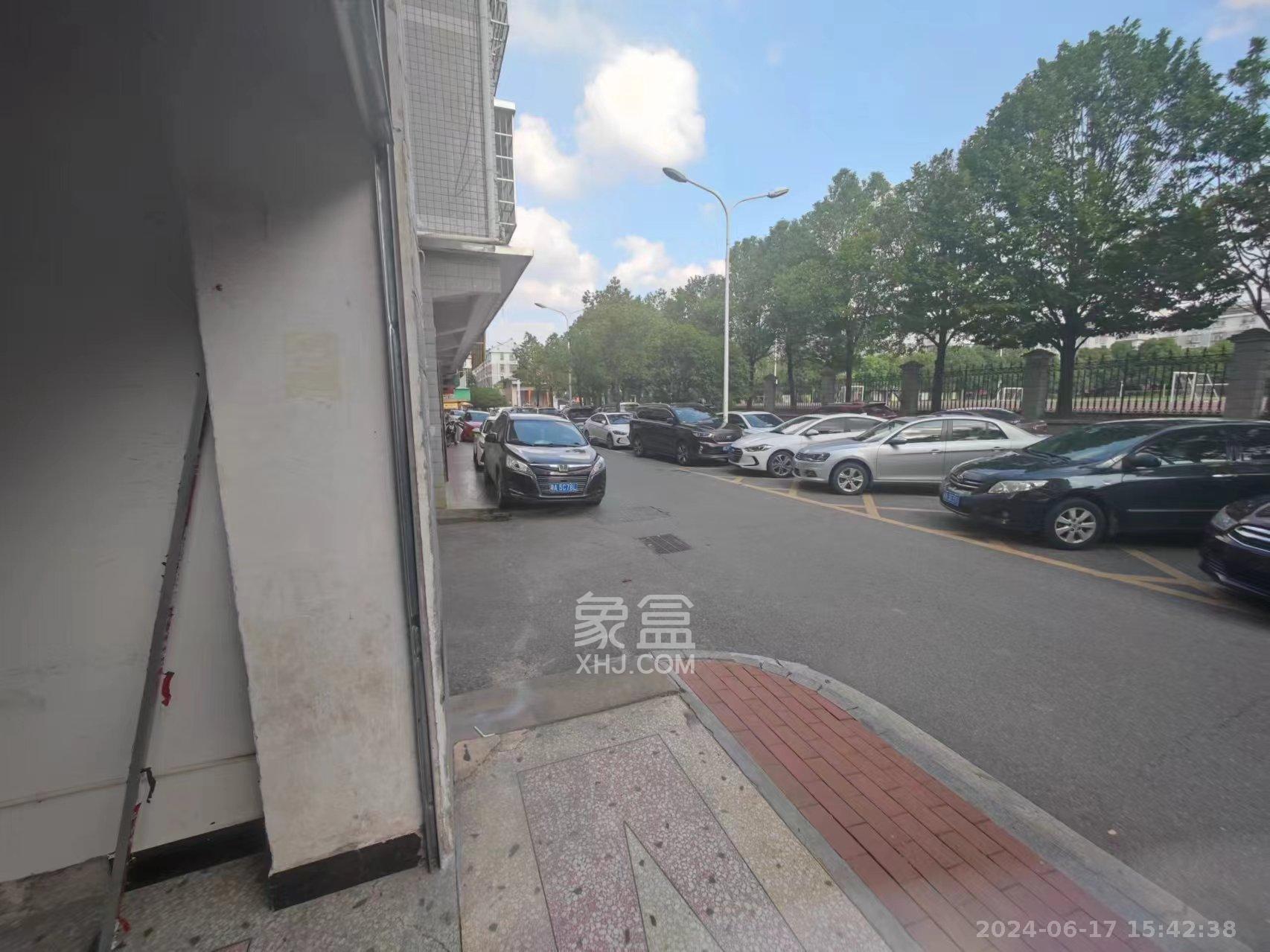 松雅安置小区   88.0㎡      2000.0元/月室内图