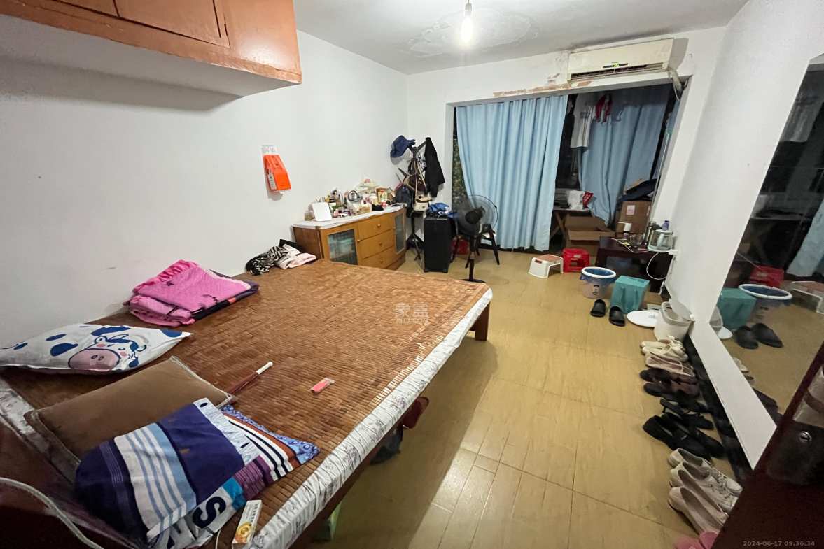 红旗区三片  1室1厅1卫   1300.00元/月室内图