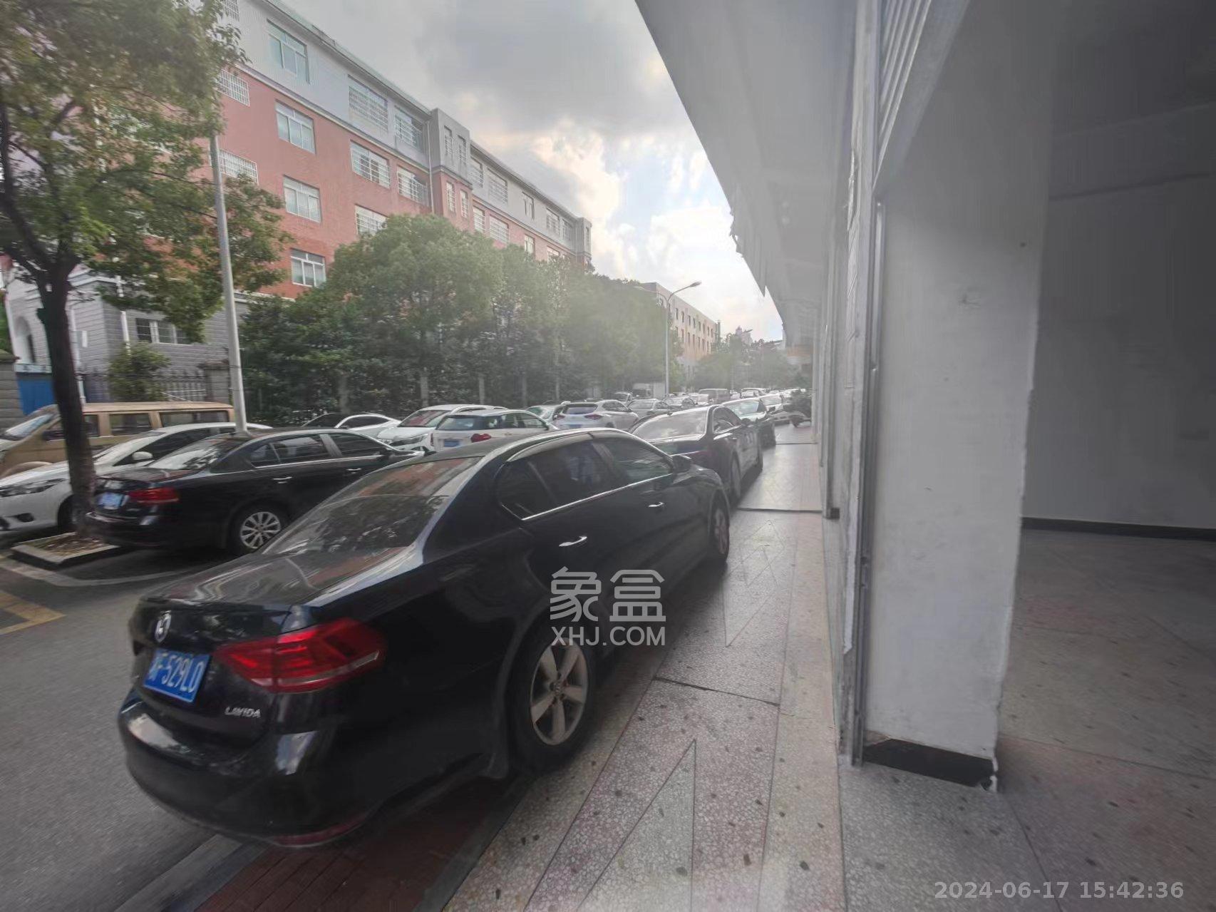 松雅安置小区   88.0㎡      2000.0元/月室内图