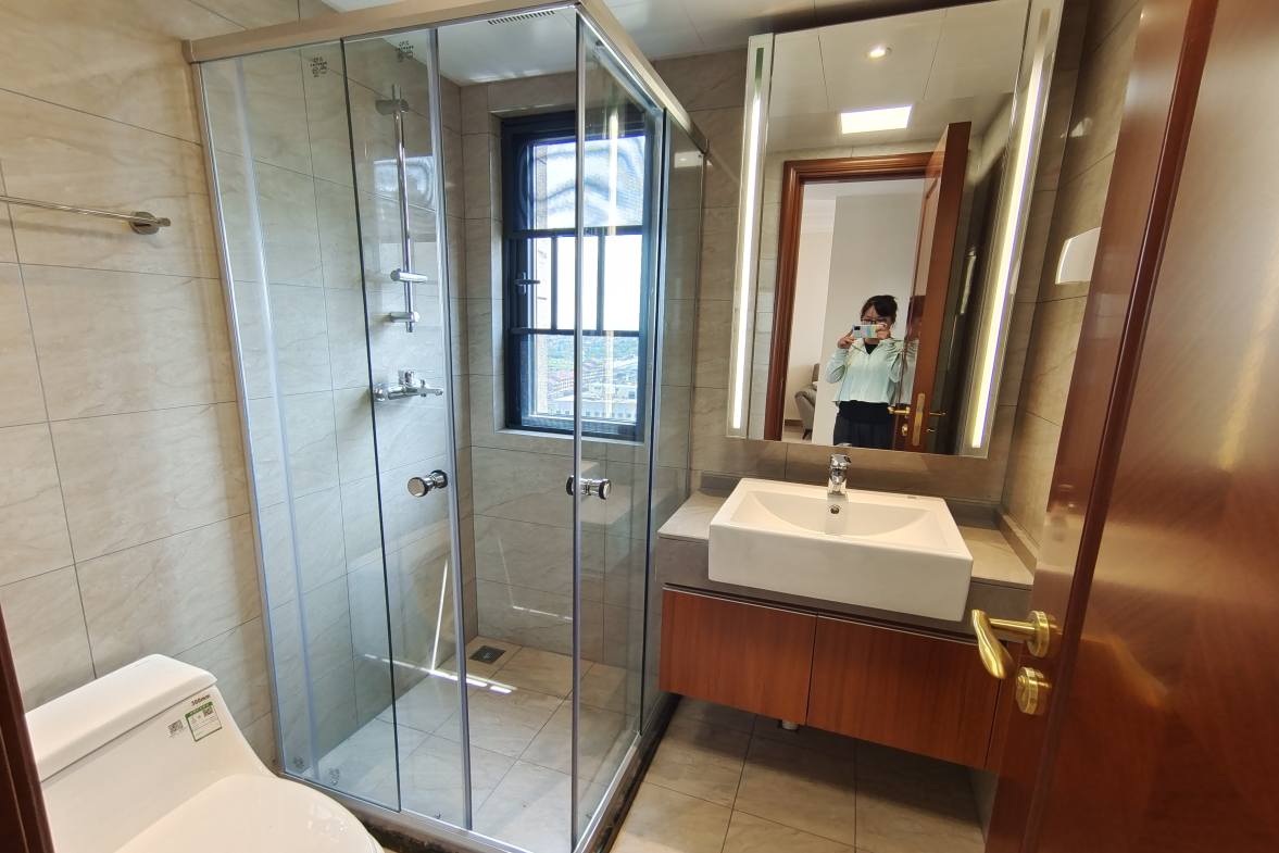 恒大名都  3室2厅1卫   2200.00元/月室内图