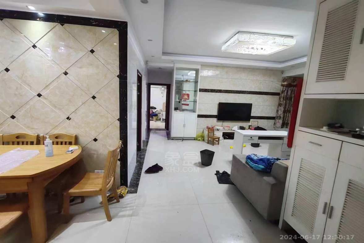 圣华名城建设北路110号  3室2厅1卫    1500.0元/月 圣华名城建设北路110号  3室2厅1卫    1500.0元/月室内图