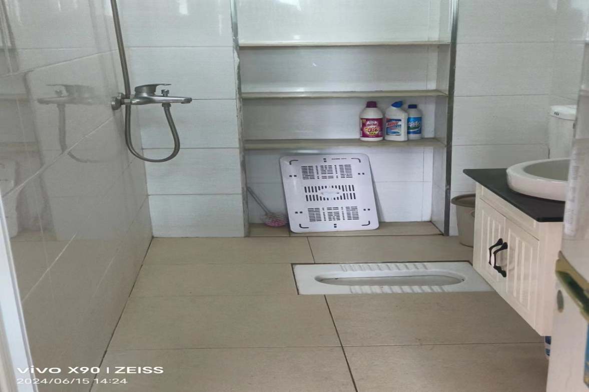 鹏利广场  1室1厅1卫   1300.00元/月室内图