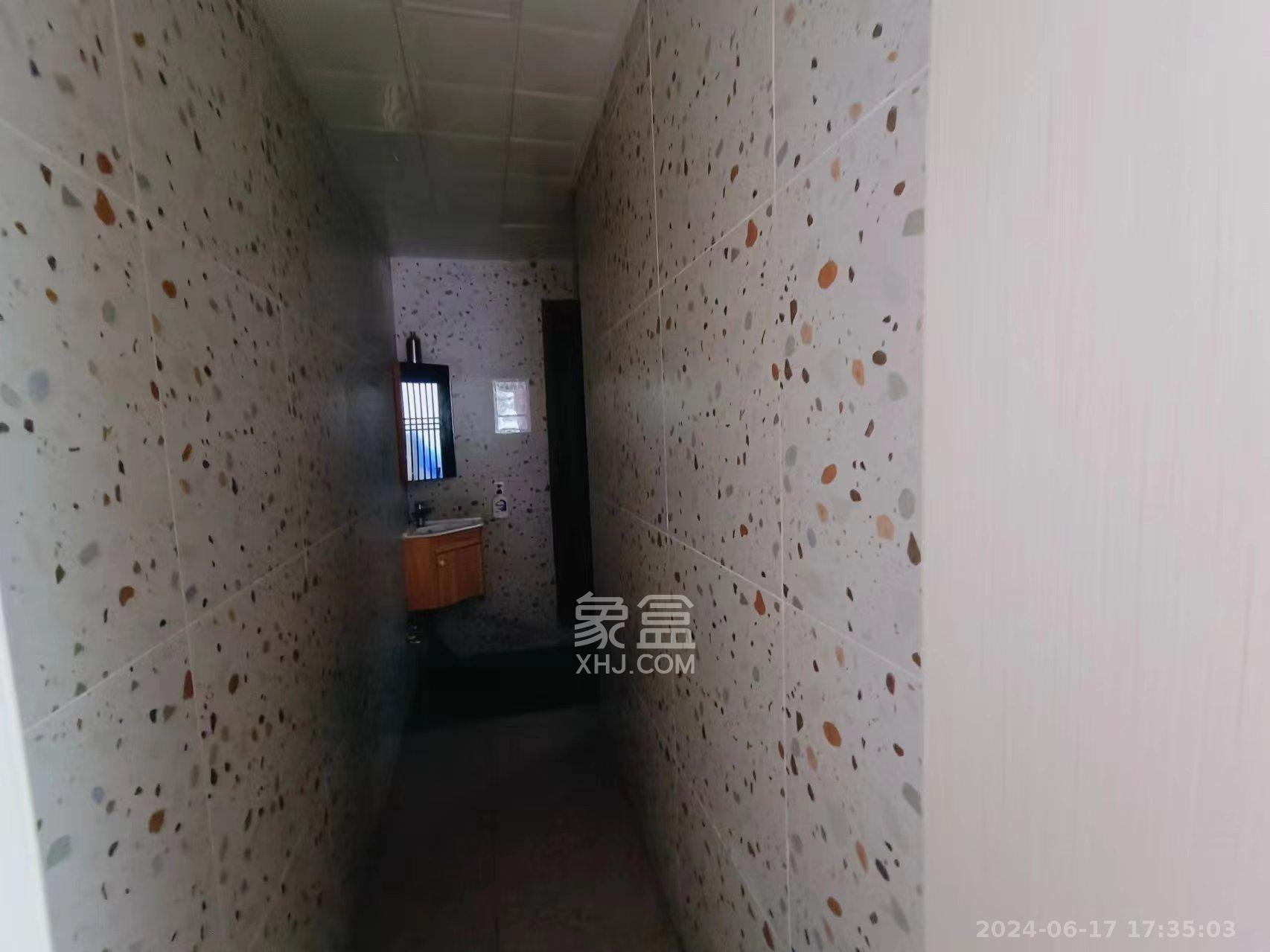 阳光100二期   140.0㎡      14000.0元/月室内图