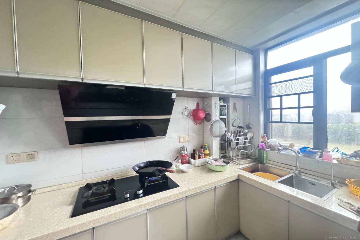 阳光城尚东湾凌云府 1室0厅0卫 5800.0元/月 阳光城尚东湾凌云府 1室0厅0卫 5800.0元/月室内图