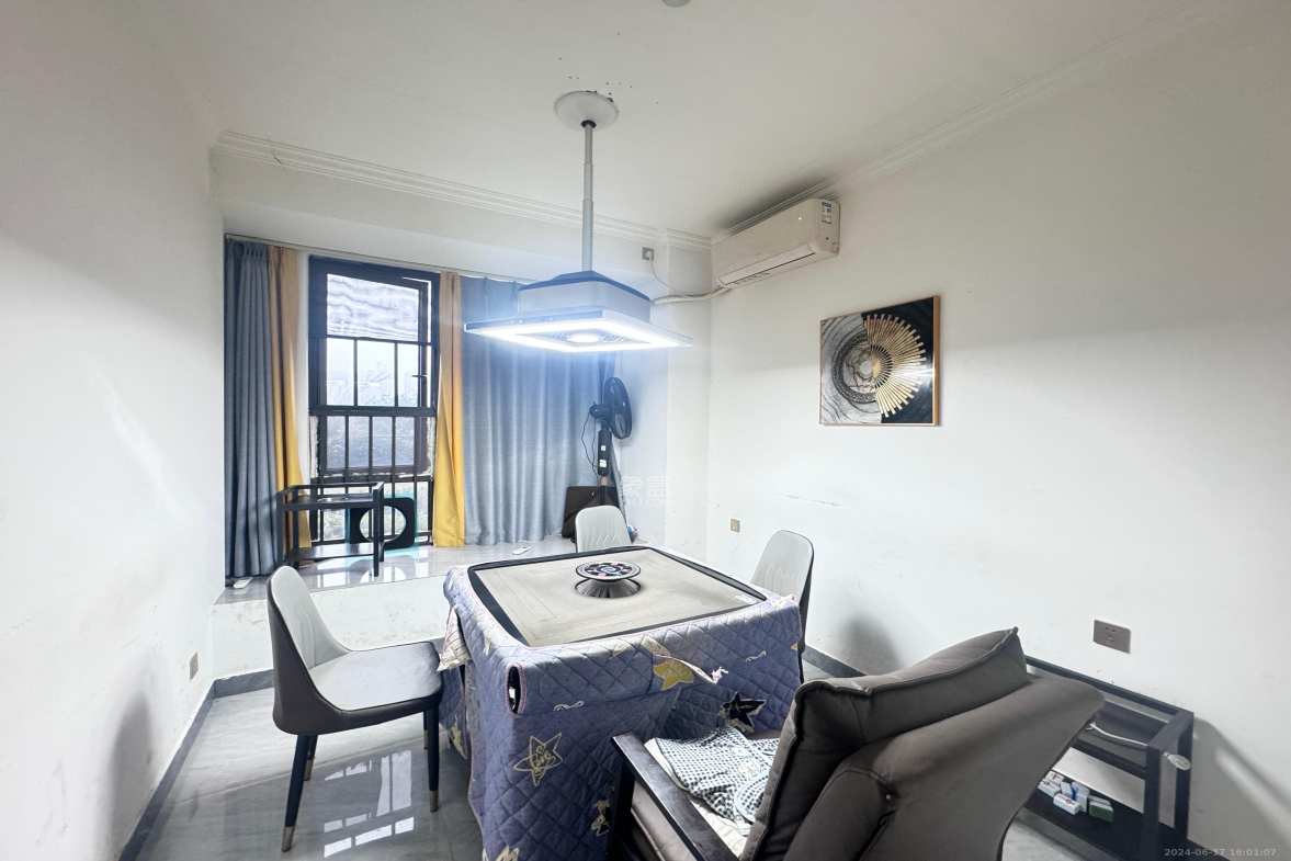 阳光城尚东湾凌云府 1室0厅0卫 5800.0元/月 阳光城尚东湾凌云府 1室0厅0卫 5800.0元/月室内图