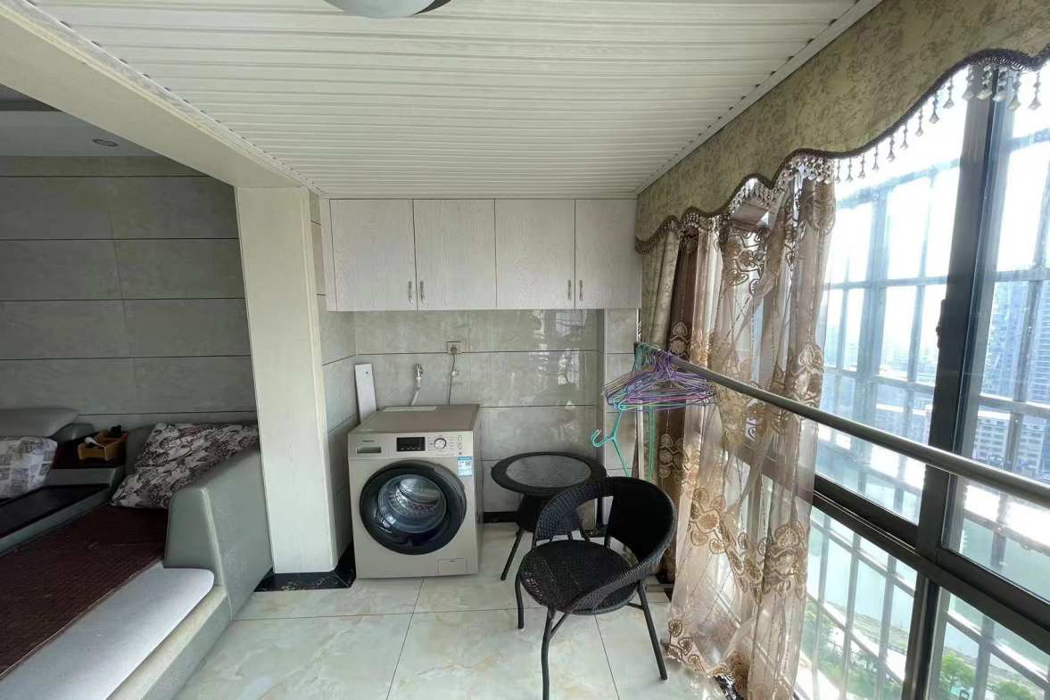 百弘帝景  3室2厅2卫    1600.0元/月室内图