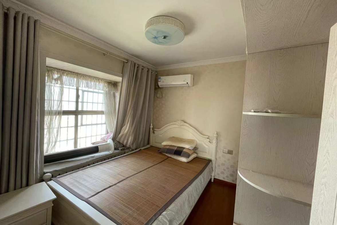 百弘帝景  3室2厅2卫    1600.0元/月室内图