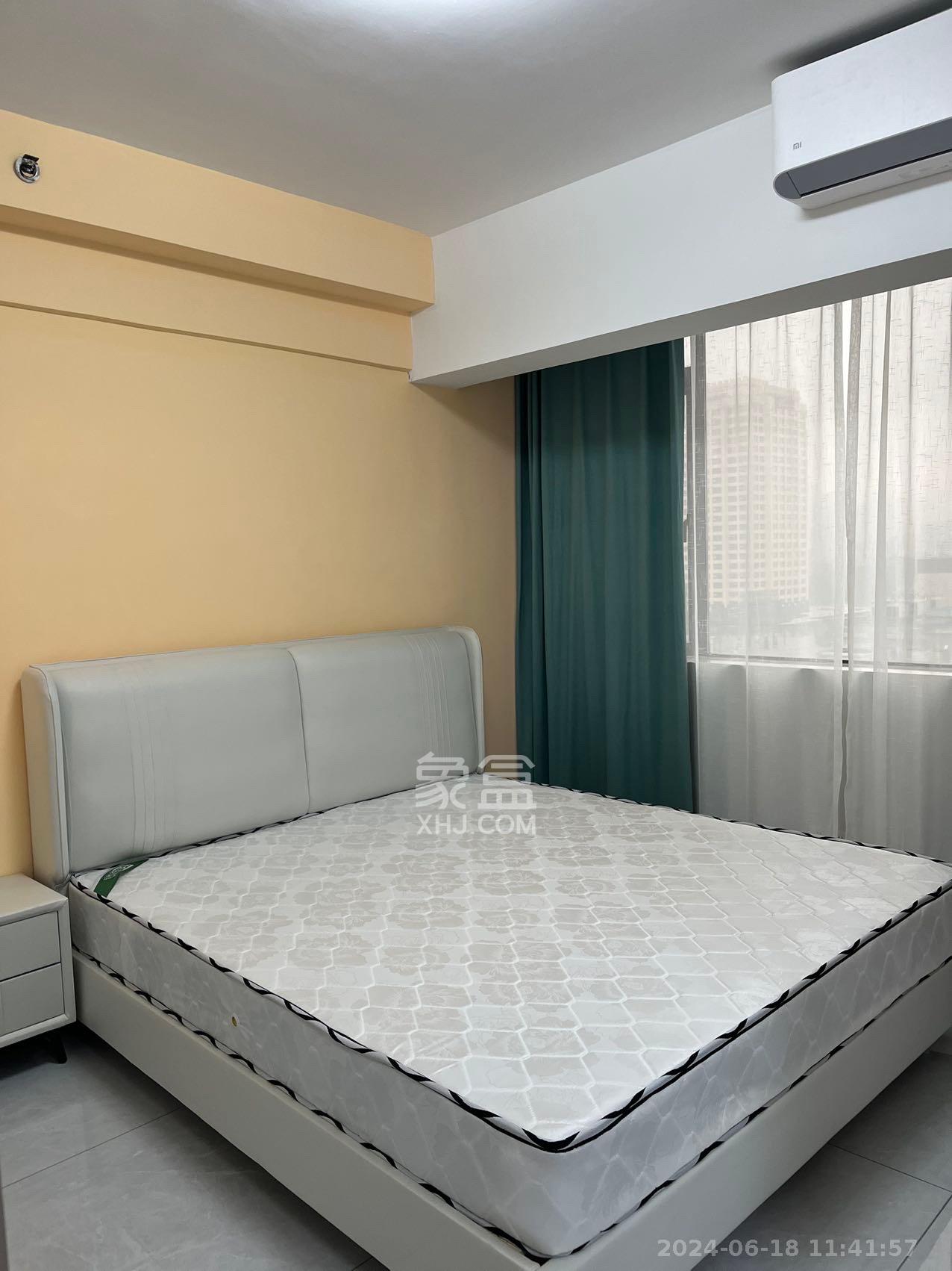 湘域中央  1室1厅1卫   2688.00元/月