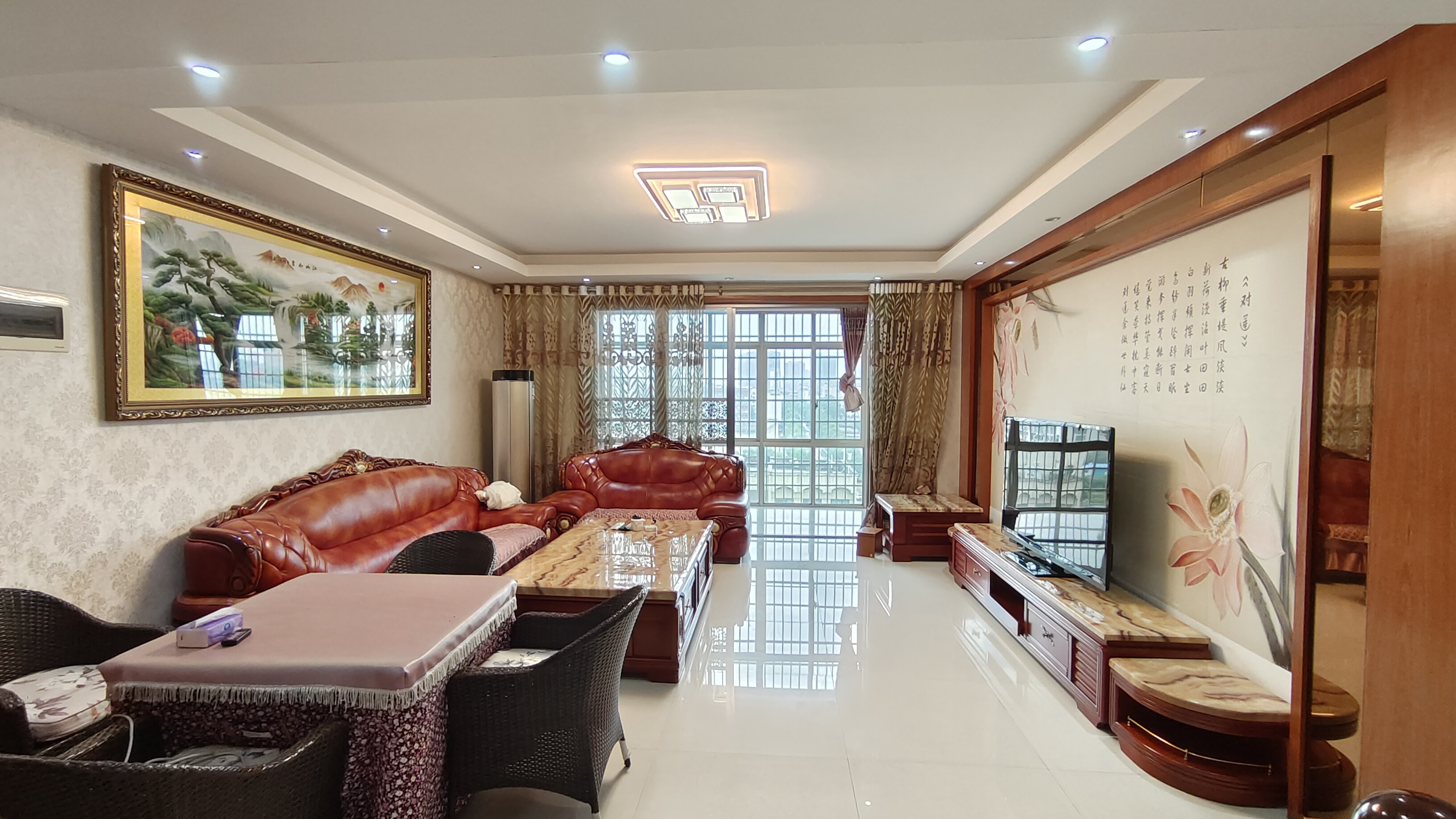 南风苑  4室2厅2卫    92.8万