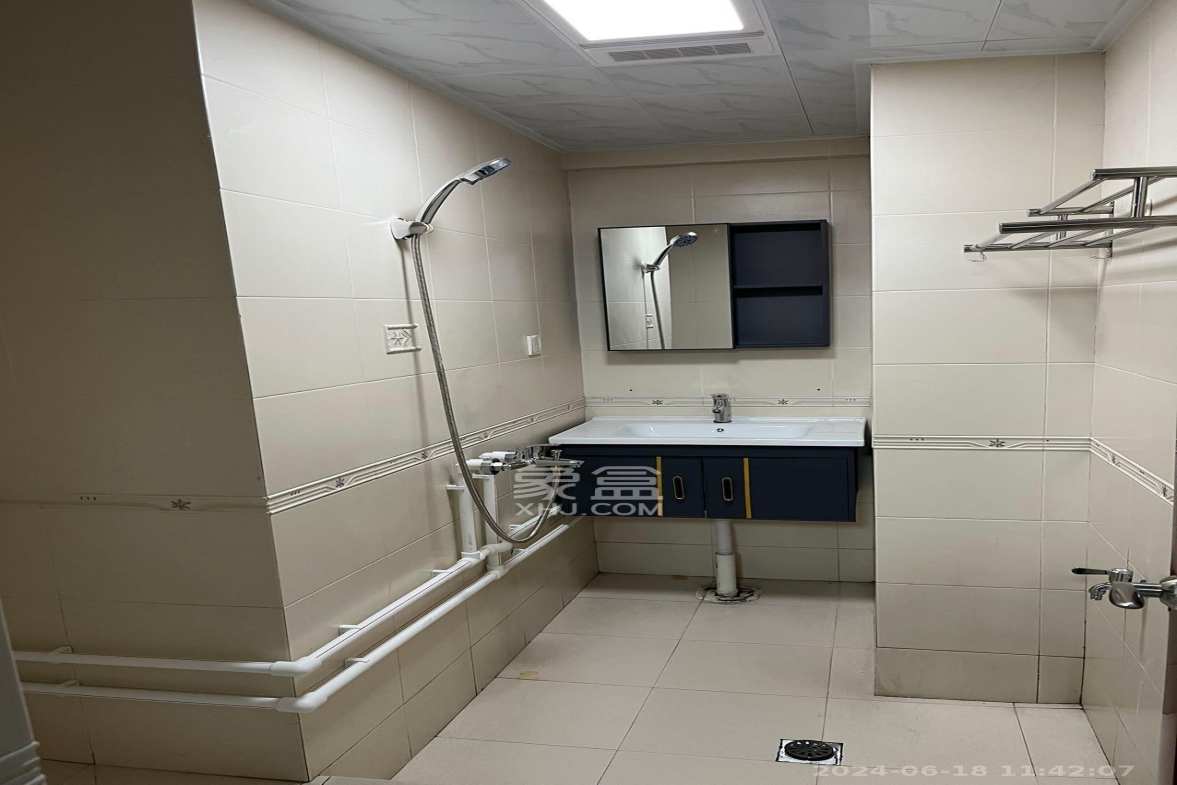 湘域中央 1室1厅1卫 2688.0元/月 湘域中央 1室1厅1卫 2688.0元/月室内图