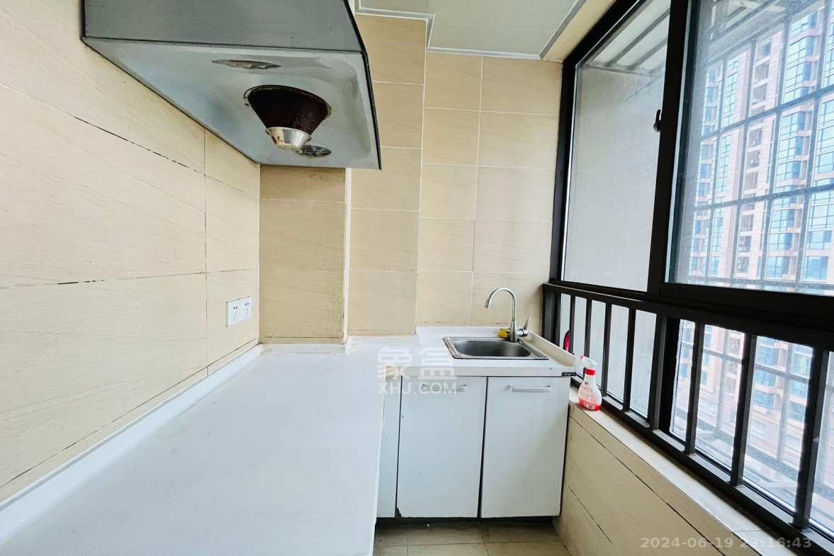 长盛上东区  1室0厅0卫   1600.00元/月室内图