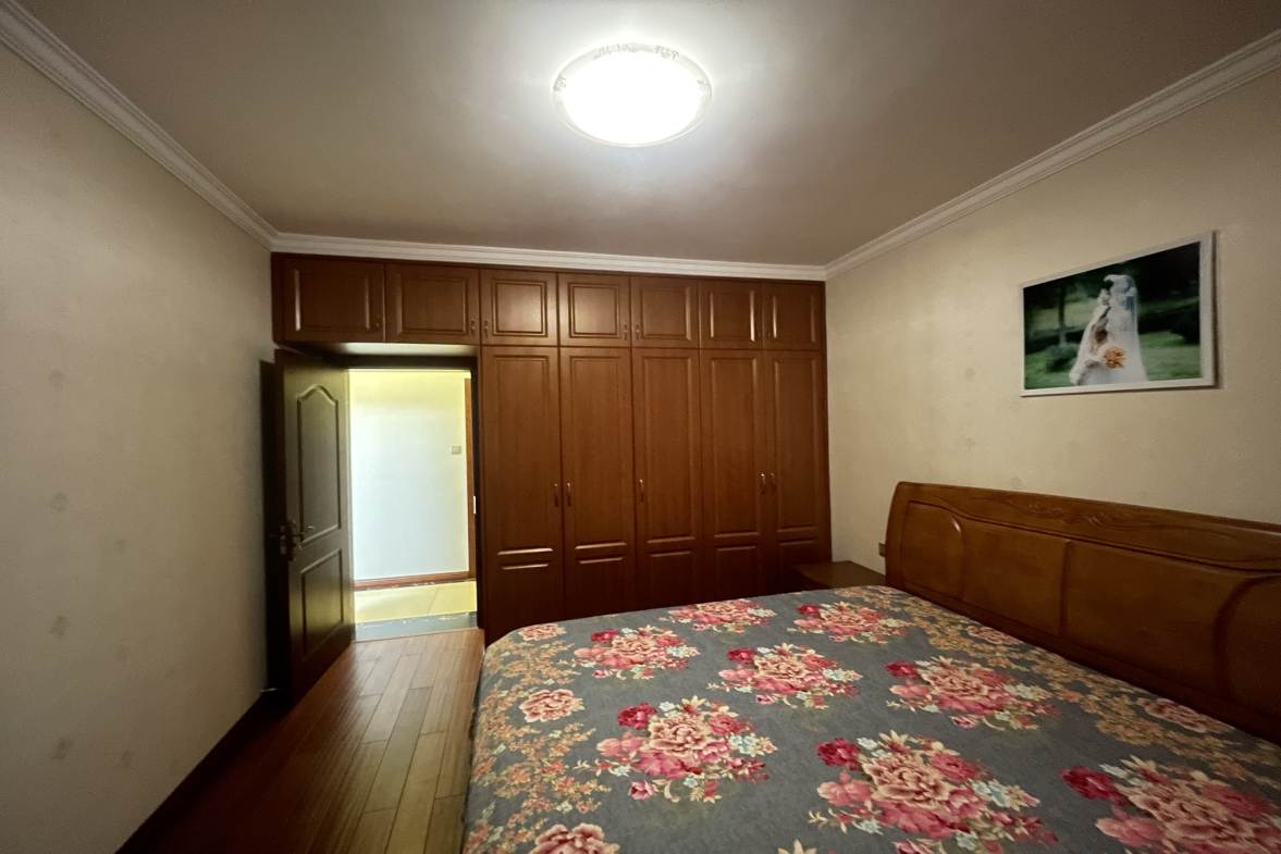 树鑫城市花园  3室2厅2卫    78.0万卧室