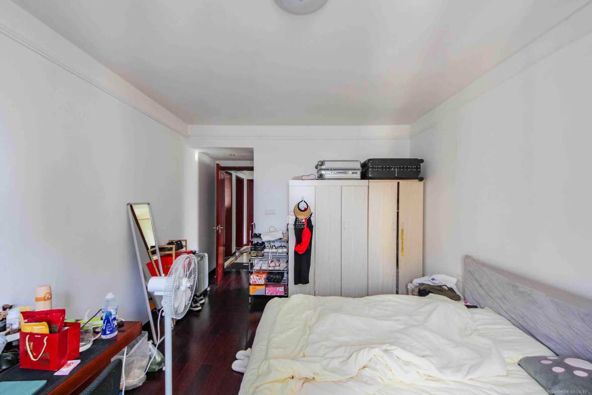 中海国际二期  4室2厅2卫    2200.0元/月 中海国际二期  4室2厅2卫    2200.0元/月室内图